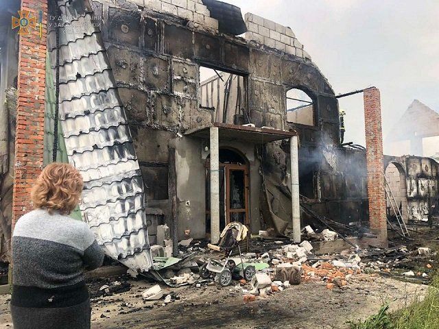 Масштабный пожар в Закарпатье: горел дом, гараж, хлев и сеновал 