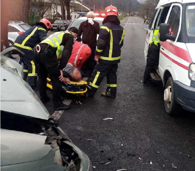 Во Львовской области не разминулись две иномарки: В аварии пострадали 3 детей