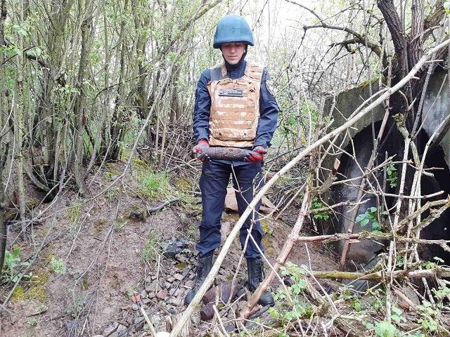 Опасные находки в лесу обнаружили жители Закарпатья