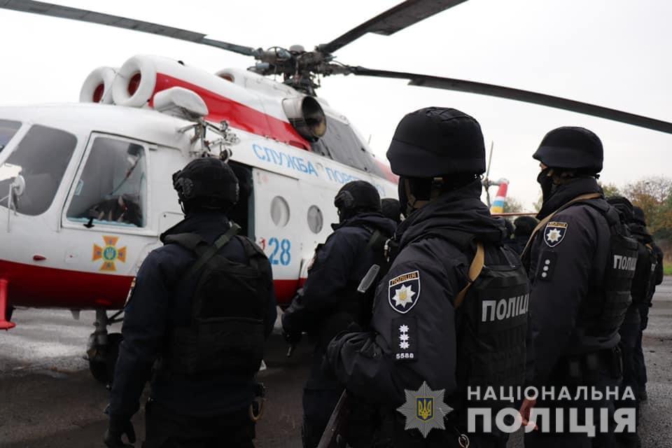 За выборами в Закарпатье следит вооруженный спецназ 