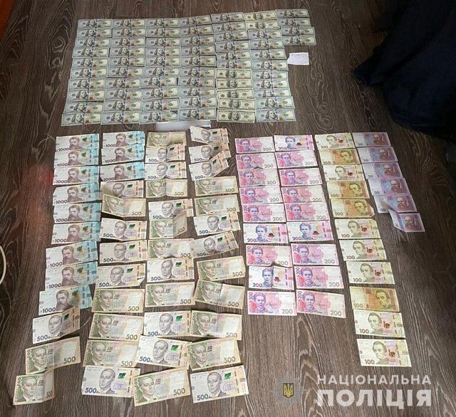 Киберполиция накрыла в Харьковской области ОПГ аферистов, которые похищали деньги с банковских карточек украинцев. 