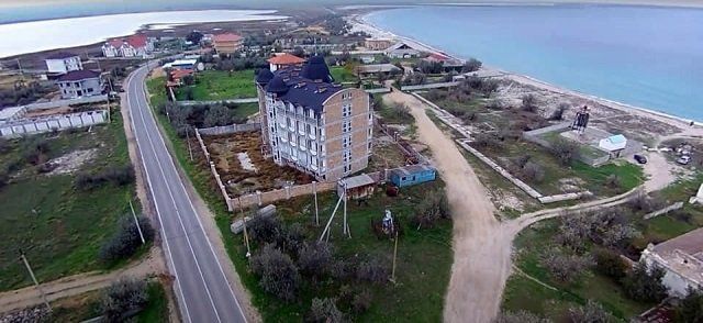 Нардеп от Слуги Одарченко возводят на побережье Крыма 5-этажный дом