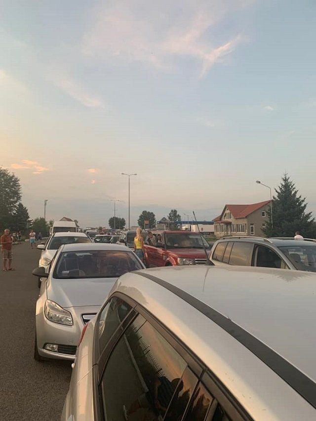 КПП Тиса: В Закарпатье на границах образовались огромные очереди