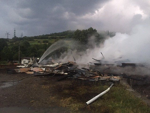От отеля депутата райсовета в г.Воловец осталась груда пепла: Огнем было охвачено 300 кв.м 