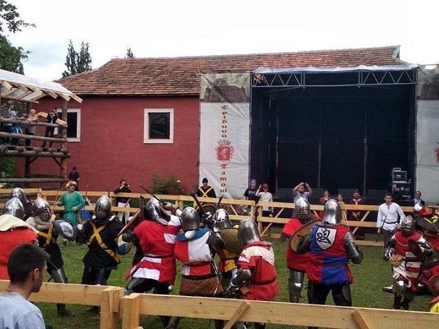 Вблизи Мукачево стартовал зрелищный фестиваль средневековой культуры
