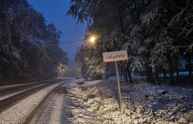 Первый снег сезона выпал в высокогорных районах соседней с Закарпатьем Венгрии