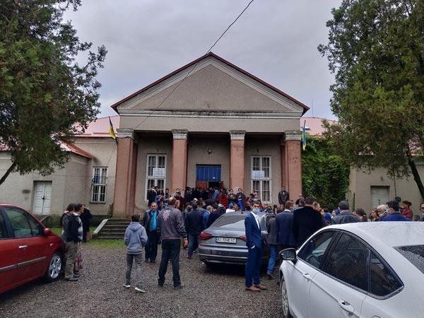 В Ужгороде зафиксированы первые столкновения с участием цыган-избирателей