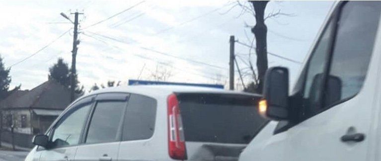 На трассе Чоп-Киев "микрик" въехал в "зад" легковушке