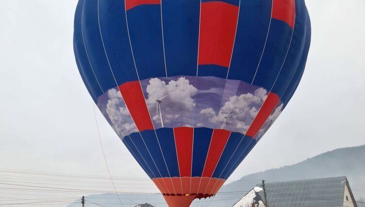 Галичани "похизувалися" над Карпатами рекордними повітряними кулями