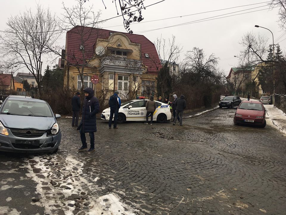 Тотальный ужас на дорогах Ужгорода: За один раз повредили сразу 9 автомобилей 