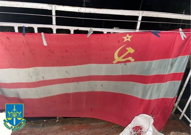Во Львовской области "коммунист" нарвался на 7 лет за флаг на балконе