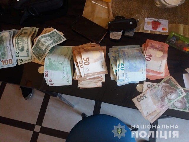 В Закарпатье разоблачили членов преступной группировки на сбыте фальшивых денег в особо крупных размерах