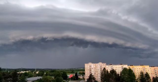 На Чехию обрушился сильный шторм.