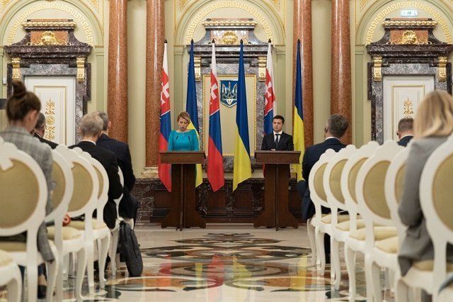 Президент Зеленский провел встречу с Президентом Словакии Чапутовой