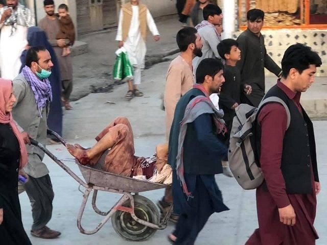 В аэропорту Кабула прогремело два мощных взрыва, много раненых, есть погибшие