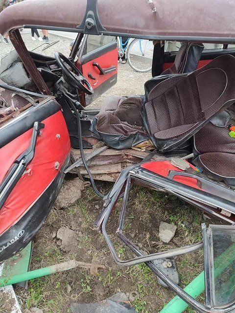 ВАЗ всмятку: В Закарпатье произошла жесткая авария, 2 человека в больнице