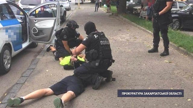 Задержанному в областном центре Закарпатья 20-летнему наркоторговцу, определили меру пресечения