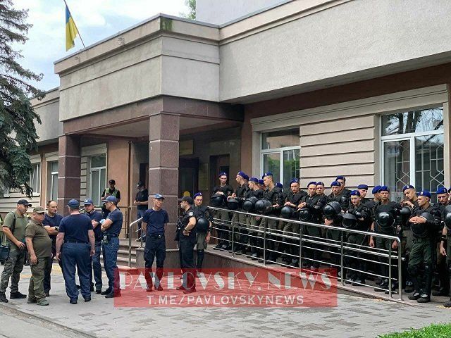 В Киеве судят за рэкет членов "Нацкорпуса": националисты собрались на "шоу поддержки"