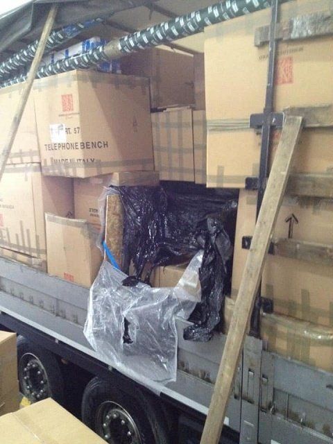 Итальянцам-контрабандистам не повезло: В Закарпатье на КПП Ужгород обнаружили товара на 1 млн гривен