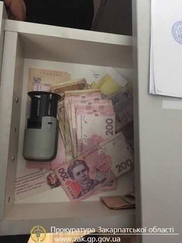 У Мукачево викрито судового експерта НДКЦ при отриманні 4 тис грн неправомірної вигоди