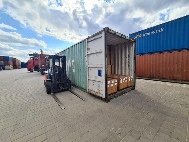 В Киеве таможня перехватила у контрабандистов 4 контейнера с высоколиквидным товаром 
