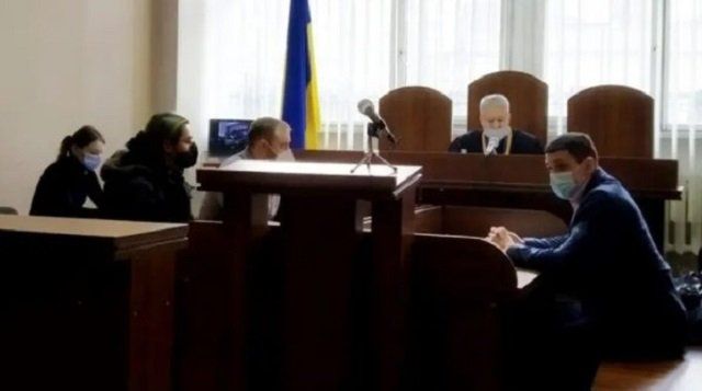 Во Львове суд вынес приговор парню за "коммунистическую" футболку (ФОТО)
