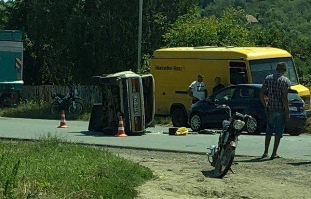 Авария в Закарпатье: В столкновении Chevrolet и ВАЗ пострадал 5-летний ребенок