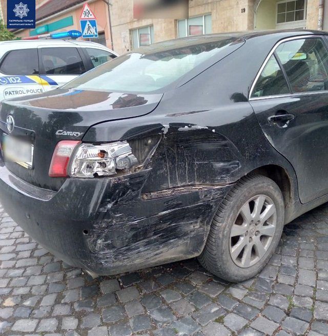 Авария в областном центре Закарпатье: Такого "сюрприза" владелец Toyota не ожидал 