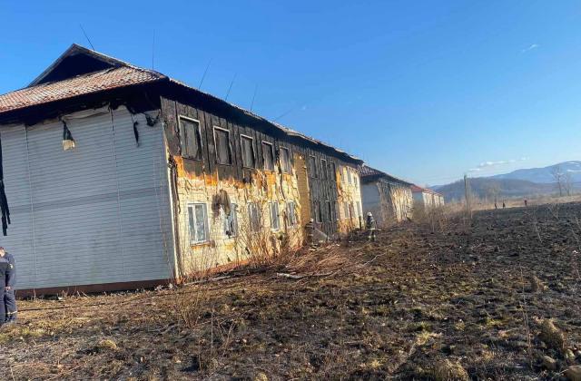 В Закарпатті показали фото згорілих будинків у комплексі за сотню мільйонів гривень