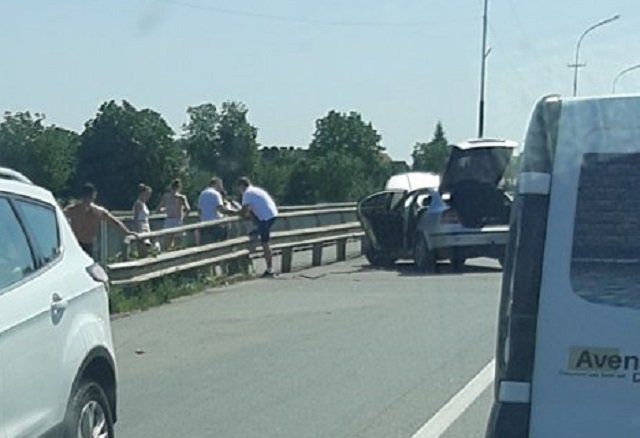 Авария в Закарпатье: Авто столкнулись на ровном месте