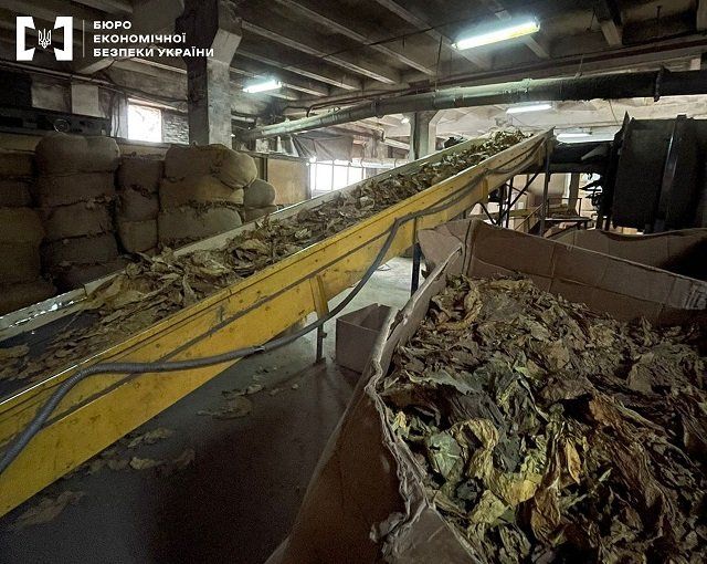 1,6 млн. пачек безакцизных сигарет нашли на известной табачной фабрике на Львовщине 