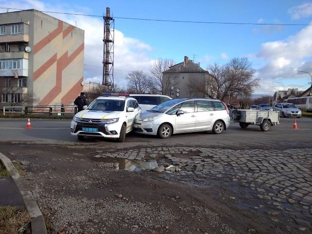 В Закарпатье полицейское авто попало в аварию 