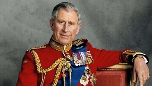 Британский трон по закону переходит принцу Чарльзу. Ему 74 года. 
