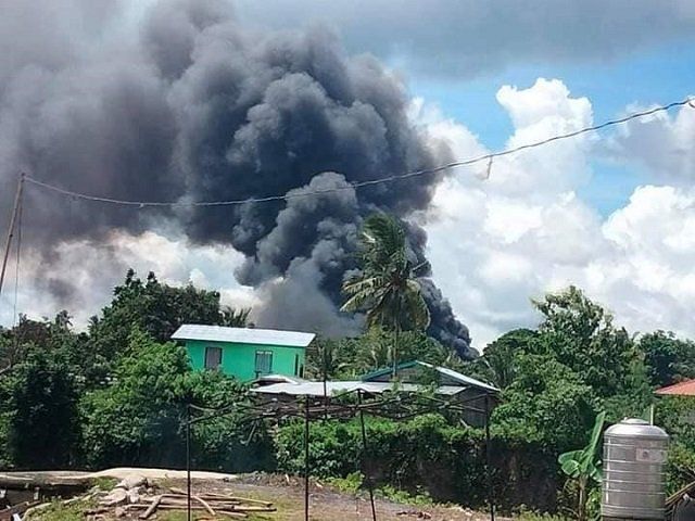 На Филиппинах потерпел крушение военный самолет - много погибших и раненых
