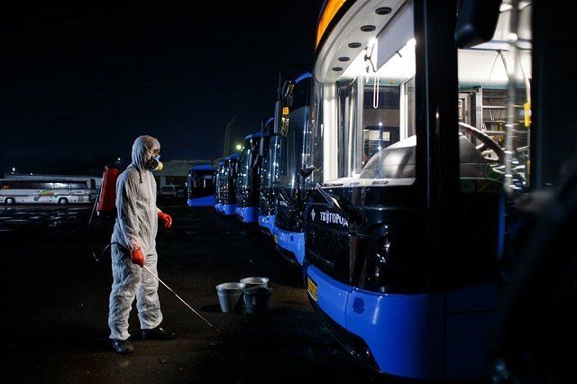 Коронавирус: Горсовет Ужгорода сообщает, что ежедневно коммунальные автобусы тщательно убирают