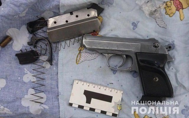 В Закарпатье у местного жителя обнаружили целый арсенал оружия и боеприпасов