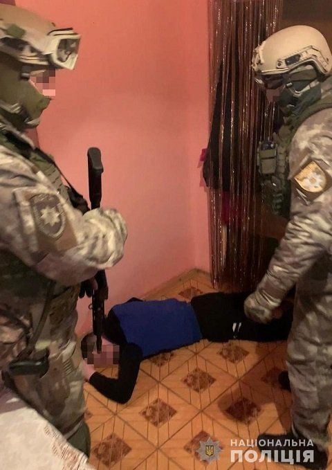 Оружие и наркотики изъяли в ходе спецоперации в Закарпатье