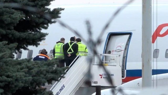 Депортированные из Чехии дипломаты вылетели в Россию