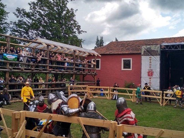 Вблизи Мукачево стартовал зрелищный фестиваль средневековой культуры