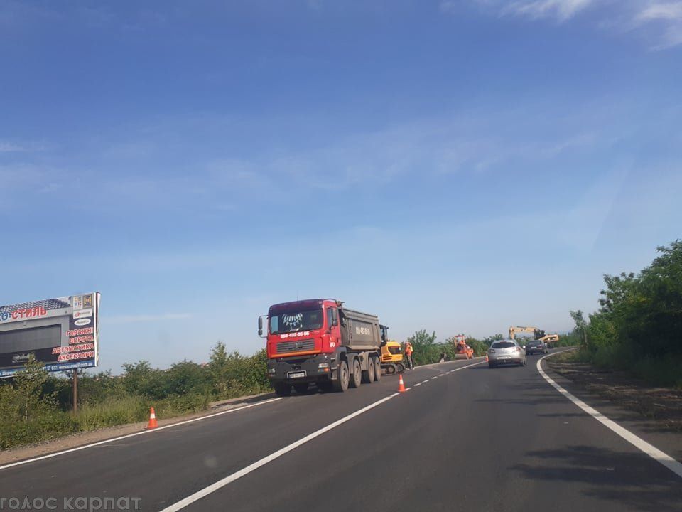 Будьте готовы: В Закарпатье предупреждают о длинных пробках на главной трассе 