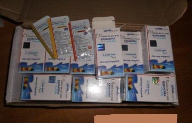 На границе с Венгрией в украинцев обнаружили крупную партию контрабандных препаратов