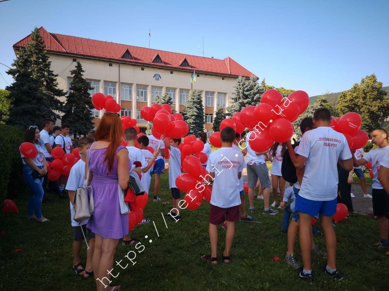 В Закарпатье десятки жителей устроили акцию из-за серьезной проблемы
