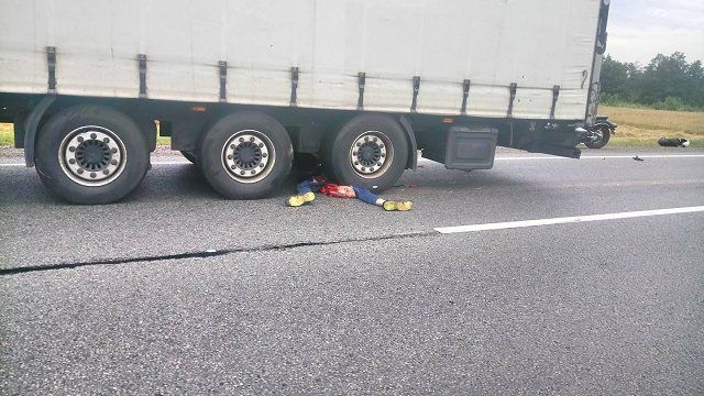 Жуткое ДТП на автодороге "Киев-Чоп", погиб мотоциклист