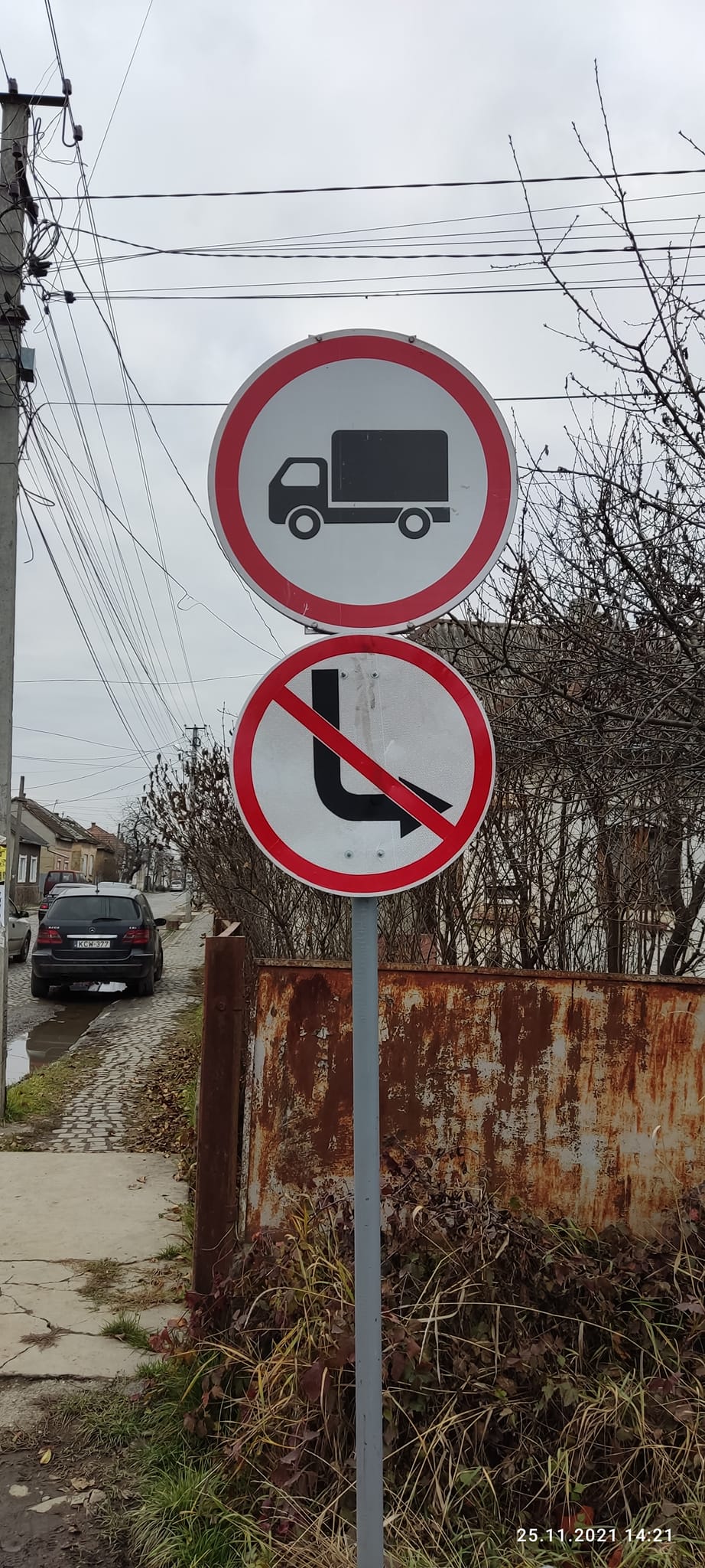Курьезный фэйл дорожников в Закарпатье позабавил соцсети
