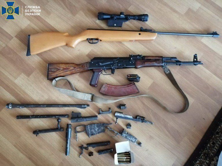 В Закарпатье работник "Синевира" поставлял криминальным личностям кучу оружия