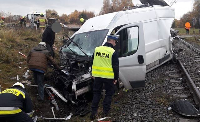 Украинец на Fiat Ducato протаранил локомотив в Польше