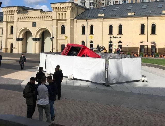 Новый фонтан в центре Киева после открытия Кличком не продержался и день