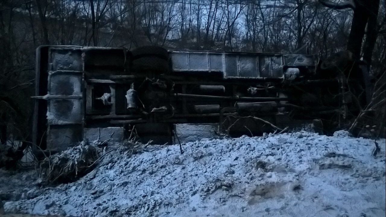 На Закарпатье автобус с 11 пассажирами слетел в пропасть