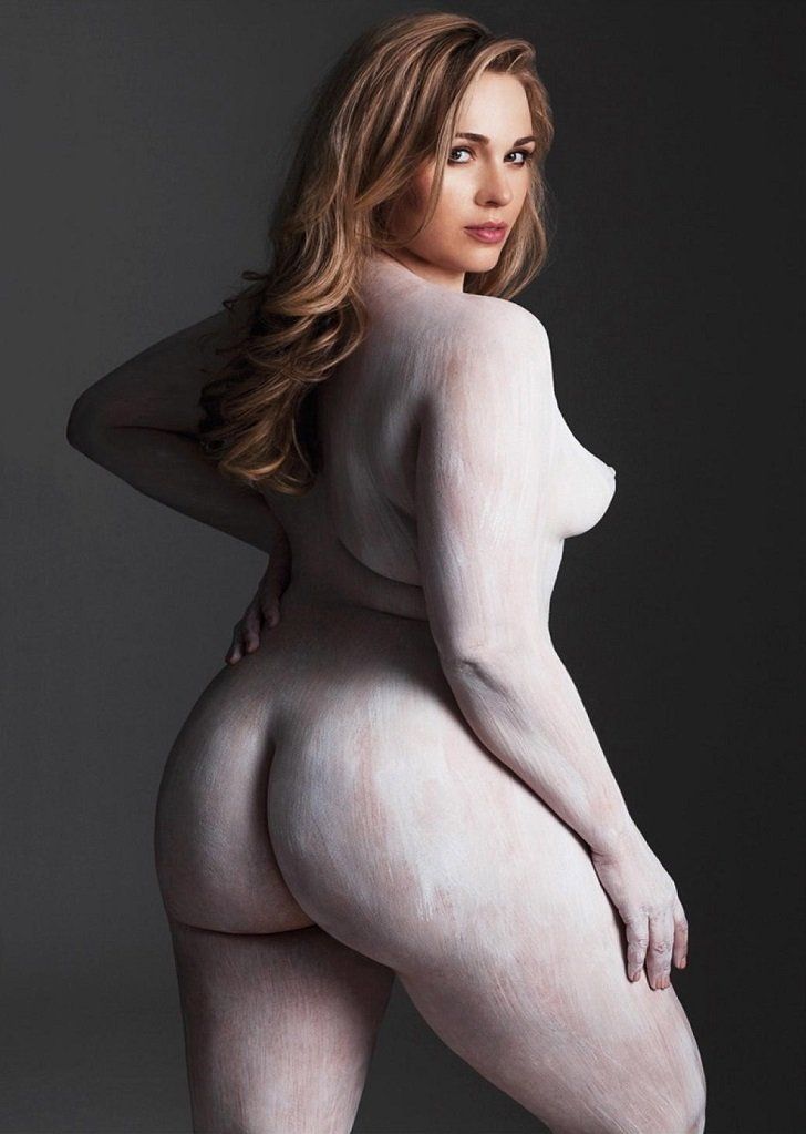 Beautiful nude curvy women — pic 13