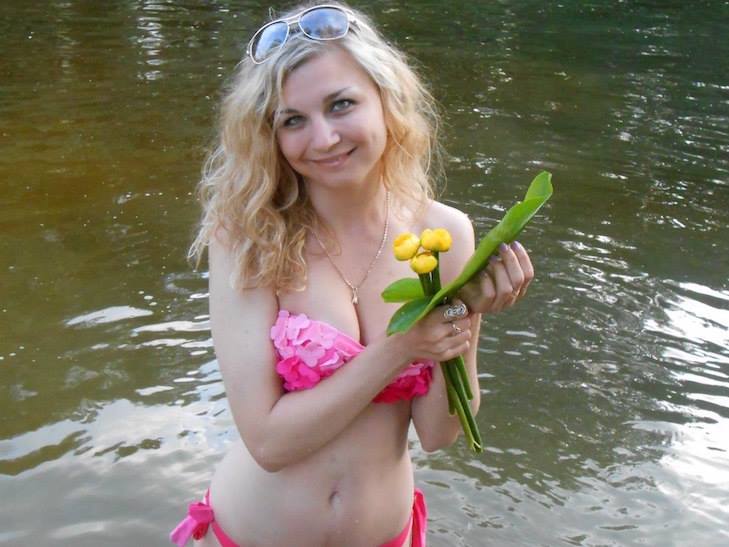 В каких купальниках загорают украинские девушки